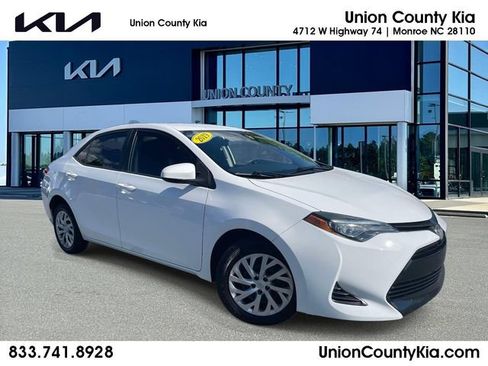 Used 2019 Toyota Corolla LE FWD image 1