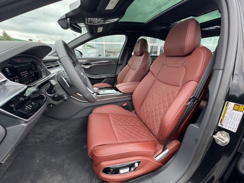 Used 2025 Audi S8 w/ Executive Package AWD/4WD image 2