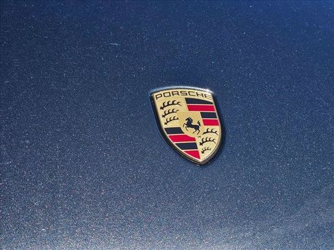 Used 2025 Porsche Macan AWD/4WD image 4