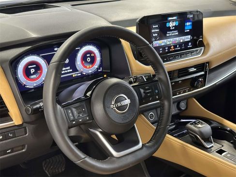 Used 2023 Nissan Rogue Platinum w/ Platinum Premium Package image 16