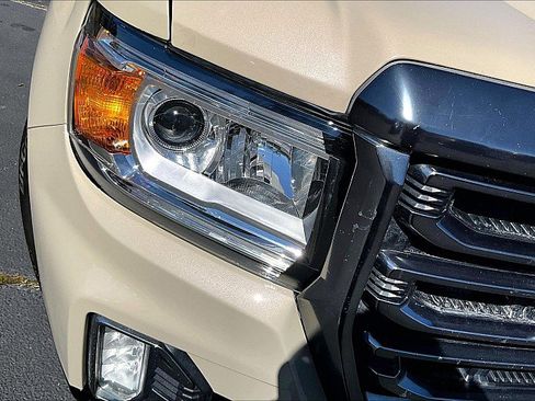 Used 2022 GMC Canyon AT4 w/ Driver Alert Package AWD/4WD image 30