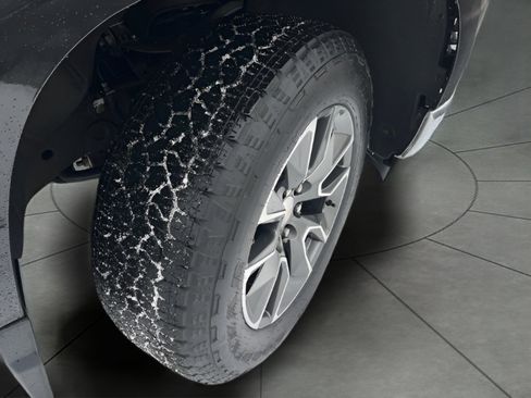 Used 2024 Chevrolet Silverado 1500 LT image 35