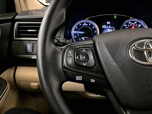 Used 2017 Toyota Camry LE FWD image 17
