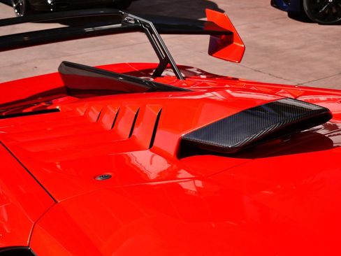 Used 2022 Lamborghini Huracan STO image 14