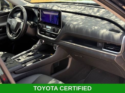 Certified 2025 Toyota Grand Highlander AWD image 25