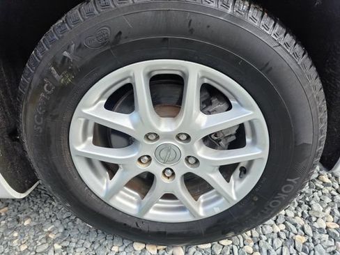 Used 2020 Chrysler Pacifica Touring-L FWD image 10