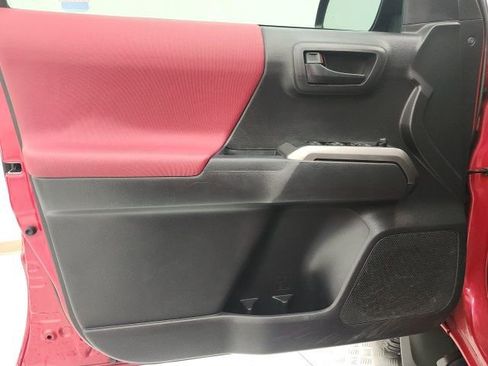 Used 2022 Toyota Tacoma SR5 image 11