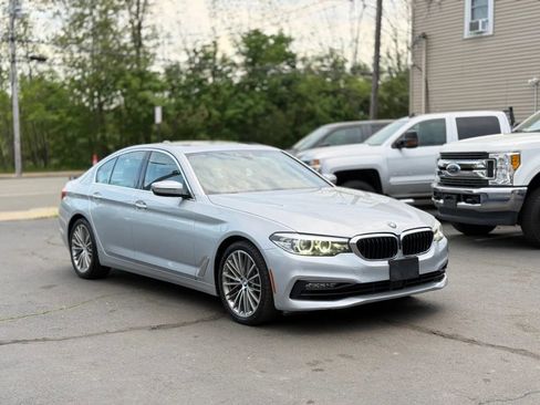 Used 2018 BMW 540i xDrive w/ Premium Package AWD/4WD image 3