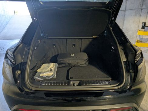 Used 2025 Porsche Macan Electric image 26