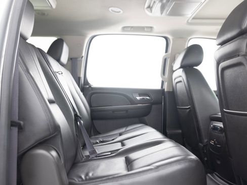 Used 2013 Chevrolet Suburban LT w/ Luxury Package AWD/4WD image 36