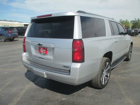 Used 2018 Chevrolet Suburban Premier image 6