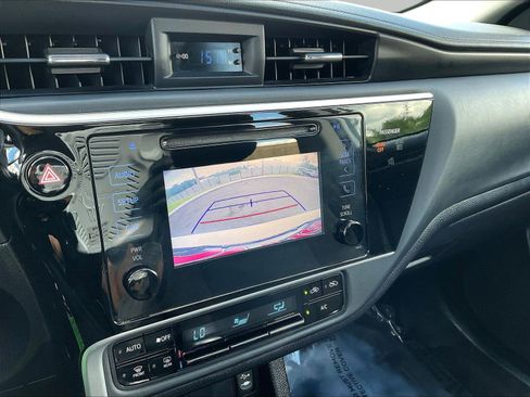 Used 2017 Toyota Corolla LE FWD image 14