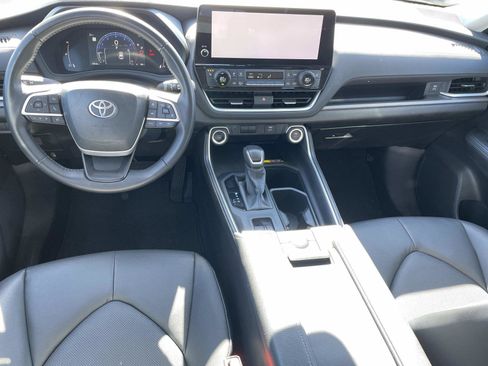 Used 2025 Toyota Grand Highlander FWD image 15