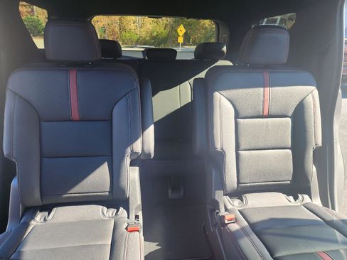 New 2026 Chevrolet Traverse RS image 9