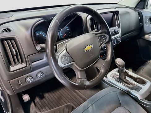 Used 2022 Chevrolet Colorado LT w/ LT Convenience Package AWD/4WD image 11