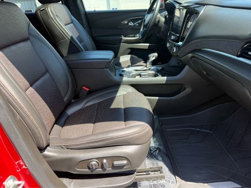 Used 2023 Chevrolet Traverse High Country w/ LPO, Floor Liner Package AWD/4WD image 12