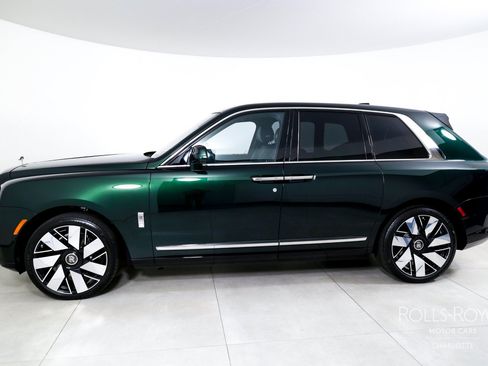 Used 2026 Rolls-Royce Cullinan AWD/4WD image 3