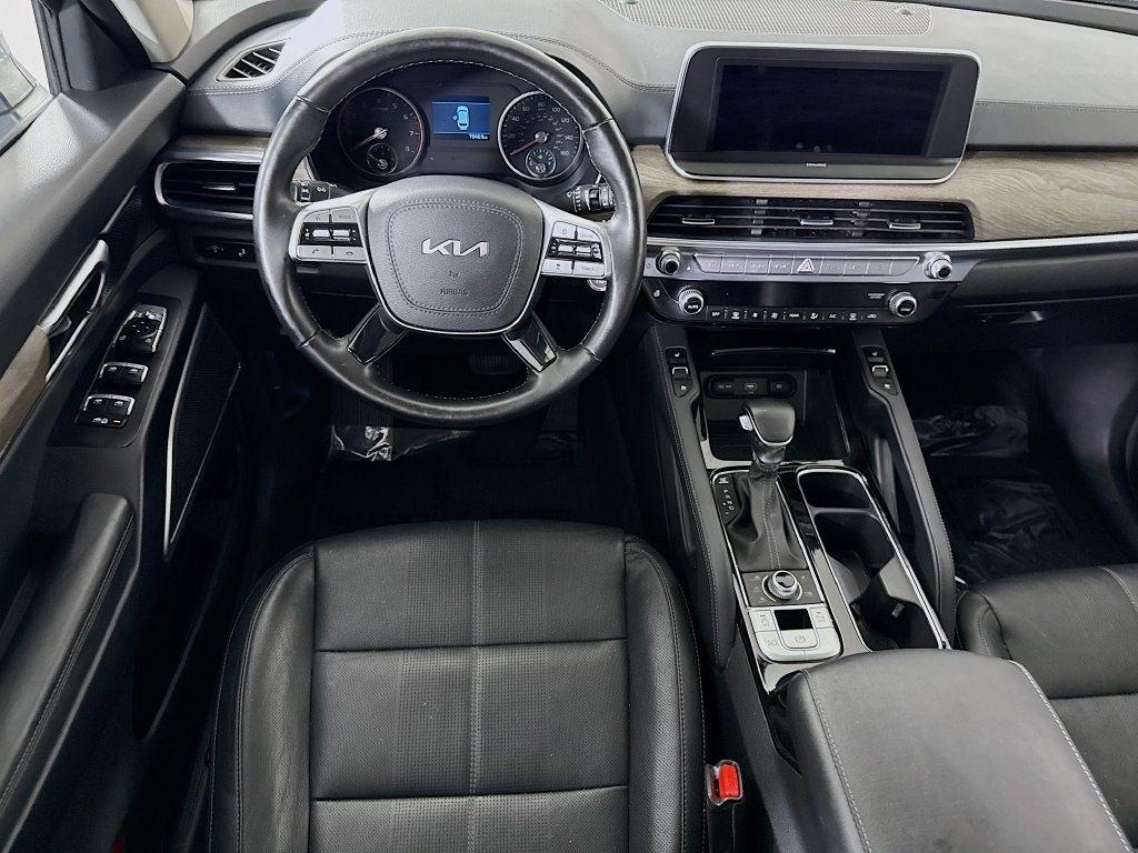 Used 2022 Kia Telluride EX w/ EX Premium Package AWD/4WD image 3