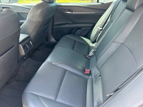 Used 2025 Toyota Camry XLE FWD image 15