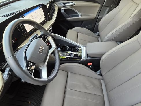 Used 2025 Audi Q5 Premium Plus w/ Premium Plus AWD/4WD image 17