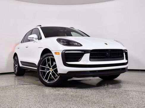 Used 2025 Porsche Macan AWD/4WD image 12