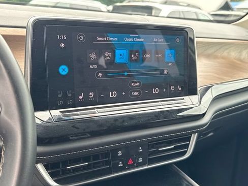 Used 2024 Volkswagen Atlas SE FWD image 20