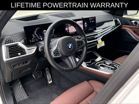 Used 2025 BMW X7 xDrive40i w/ M Sport Package image 13