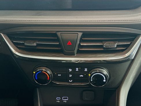 Used 2025 Buick Encore GX Preferred image 24