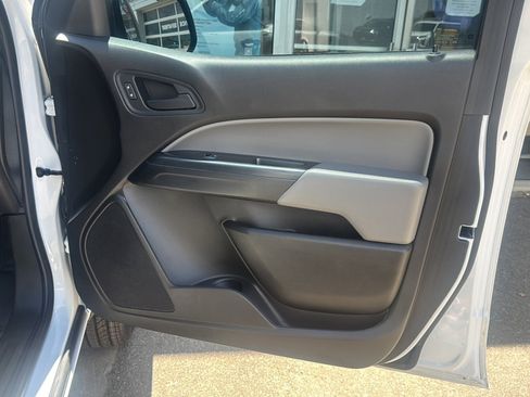 Used 2021 Chevrolet Colorado W/T w/ WT Convenience Package RWD image 17