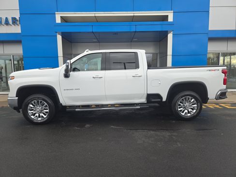 Certified 2024 Chevrolet Silverado 2500 LTZ w/ LTZ Convenience Package image 2