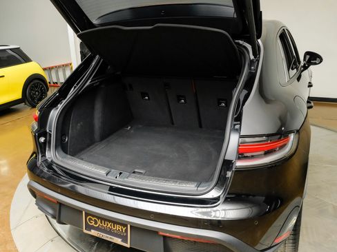 Used 2024 Porsche Macan w/ Premium Plus Package AWD/4WD image 56