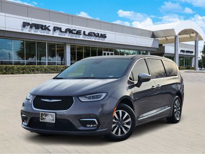Used 2022 Chrysler Pacifica Limited