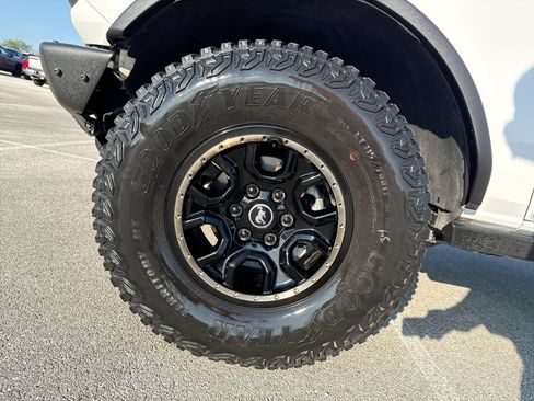 Used 2021 Ford Bronco Black Diamond w/ Sasquatch Package AWD/4WD image 18