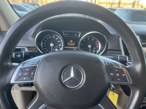 Used 2013 Mercedes-Benz GL 450 4MATIC w/ Premium 2 Pkg image 9