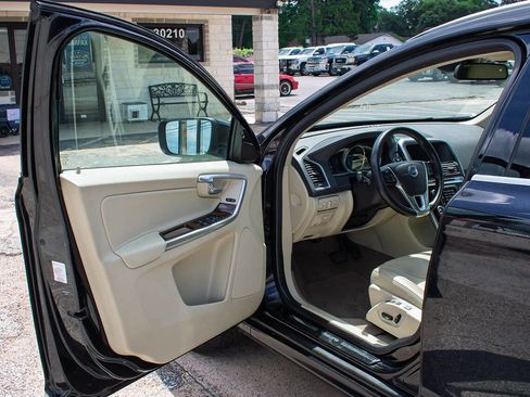 Used 2015 Volvo XC60 3.2 Platinum AWD/4WD image 10