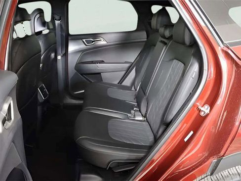 Certified 2025 Kia Sportage X-Line AWD/4WD image 8