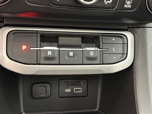 Used 2023 GMC Acadia SLT w/ Preferred Package AWD/4WD image 22