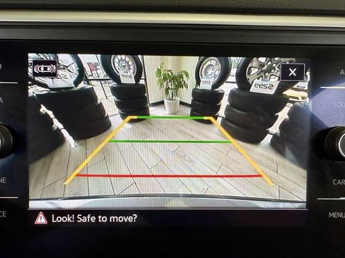 Used 2021 Volkswagen Atlas SE image 11