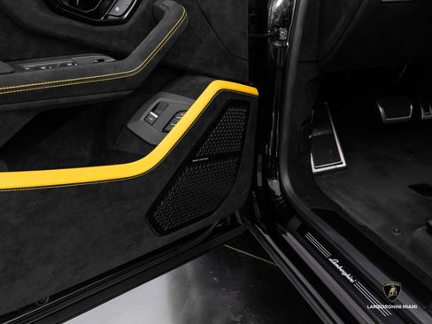 Used 2024 Lamborghini Urus Performante image 22
