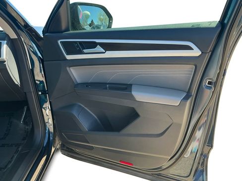 Used 2022 Volkswagen Atlas SE image 16