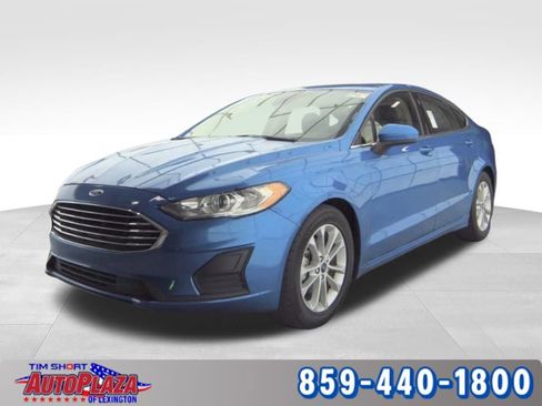 Used 2020 Ford Fusion SE image 1