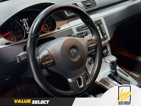 Used 2010 Volkswagen Passat Komfort FWD image 13