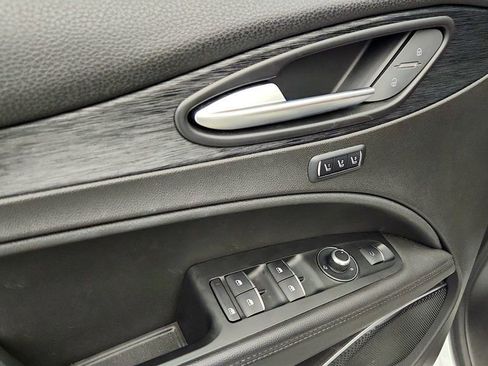 Used 2023 Alfa Romeo Stelvio Sprint image 11