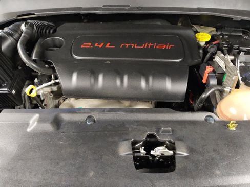 Used 2018 Jeep Compass Latitude w/ Popular Equipment Group FWD image 30
