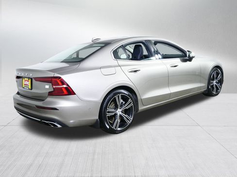 Used 2021 Volvo S60 T8 Inscription w/ Climate Package image 7