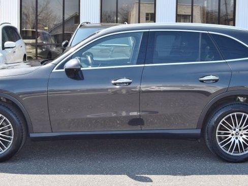 Used 2024 Mercedes-Benz GLC 300 4MATIC image 7