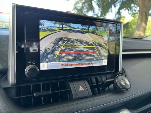Used 2024 Toyota RAV4 XLE FWD image 25