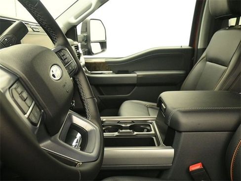 New 2026 Ford F250 Lariat w/ FX4 Off-Road Package image 18