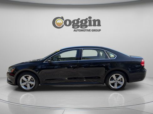 Used 2015 Volkswagen Passat 1.8T Limited Edition image 3