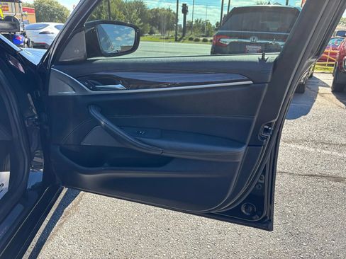 Used 2017 BMW 540i xDrive image 21